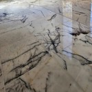 Lilla hvite marmorfliser, størrelse 7,6/30,5/1 cm, børstet overflate thumbnail